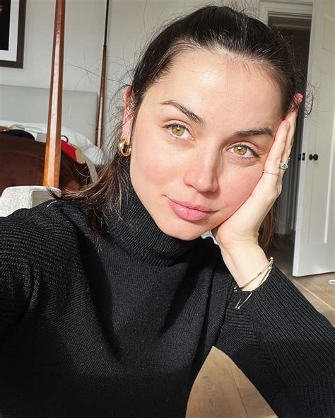 Ana De Armas Archives